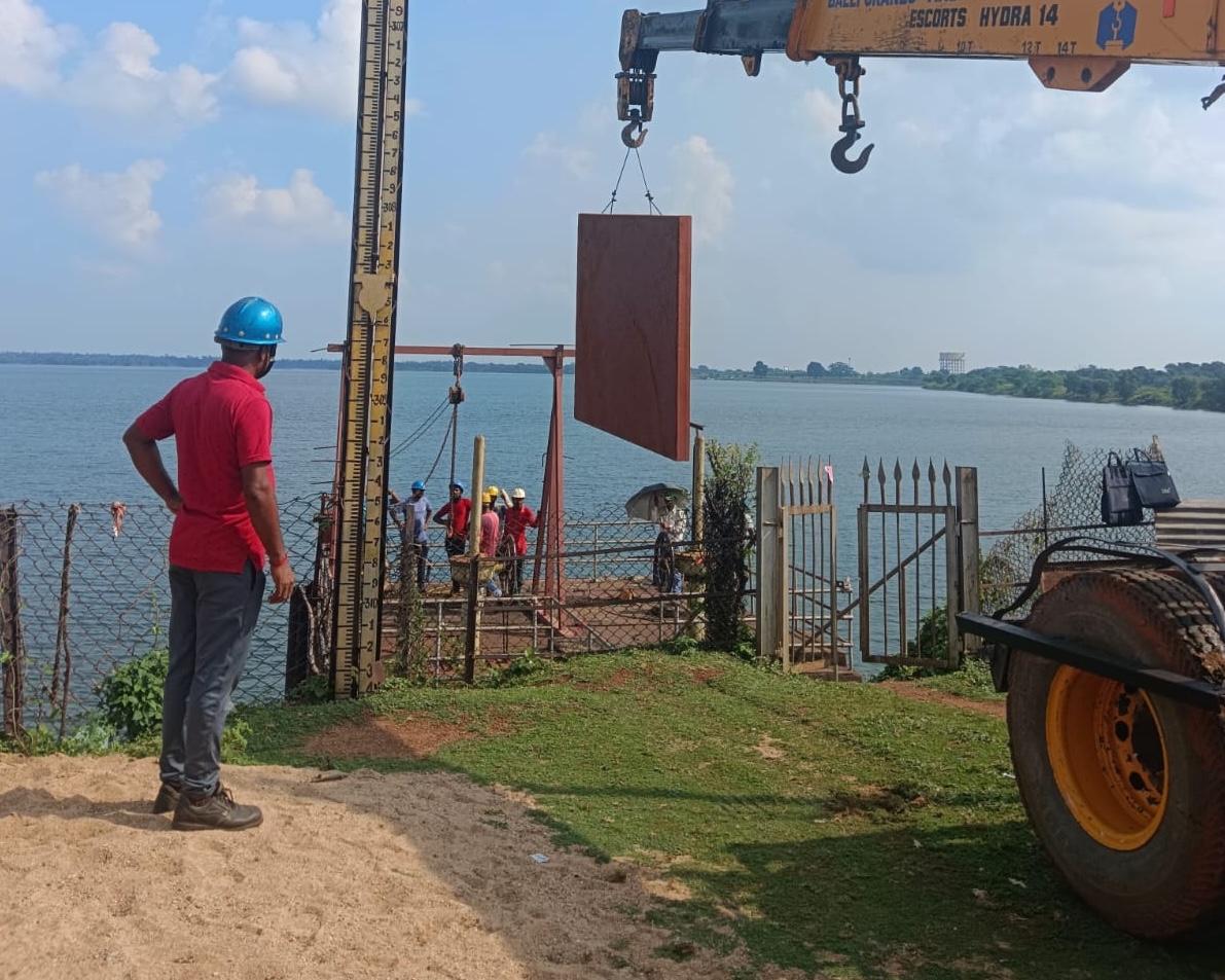 Services (Underwater Construction & Repair)