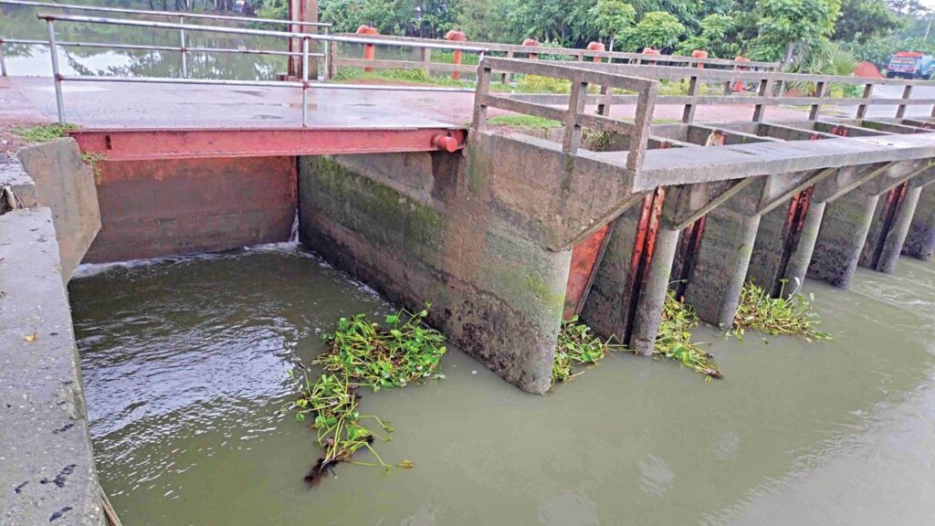 Sluice Gates